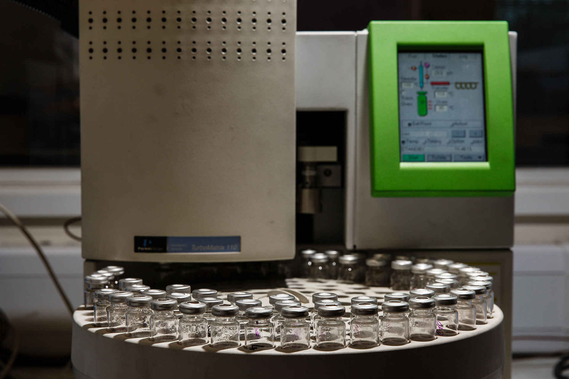 Volatile Organic Compounds (VOCs) in Air by Automated Thermal